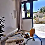 Sunlight Naxos Aparthotel 4*